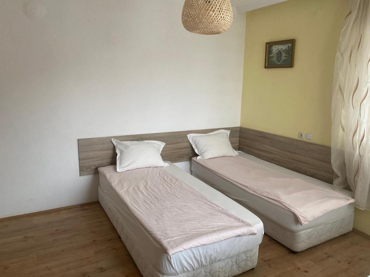 Guest House Simona Sapareva Banya Bagian luar foto