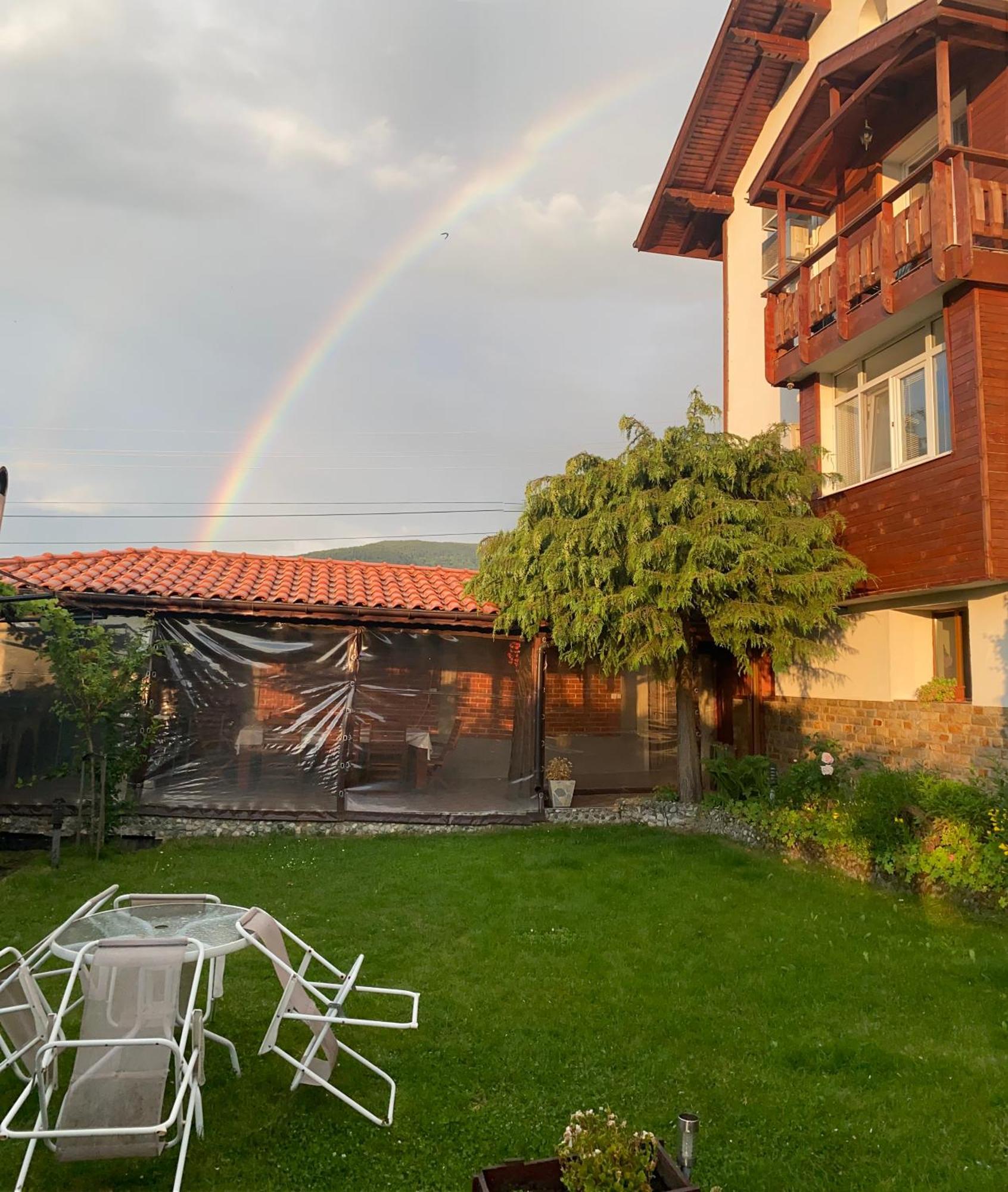 Guest House Simona Sapareva Banya Bagian luar foto