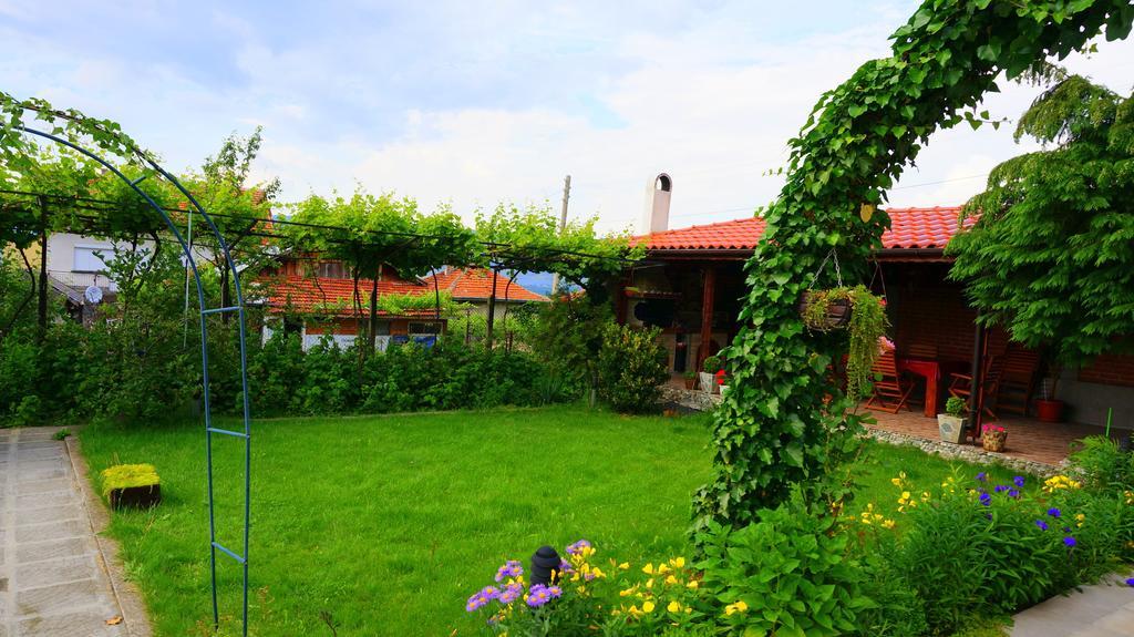 Guest House Simona Sapareva Banya Bagian luar foto